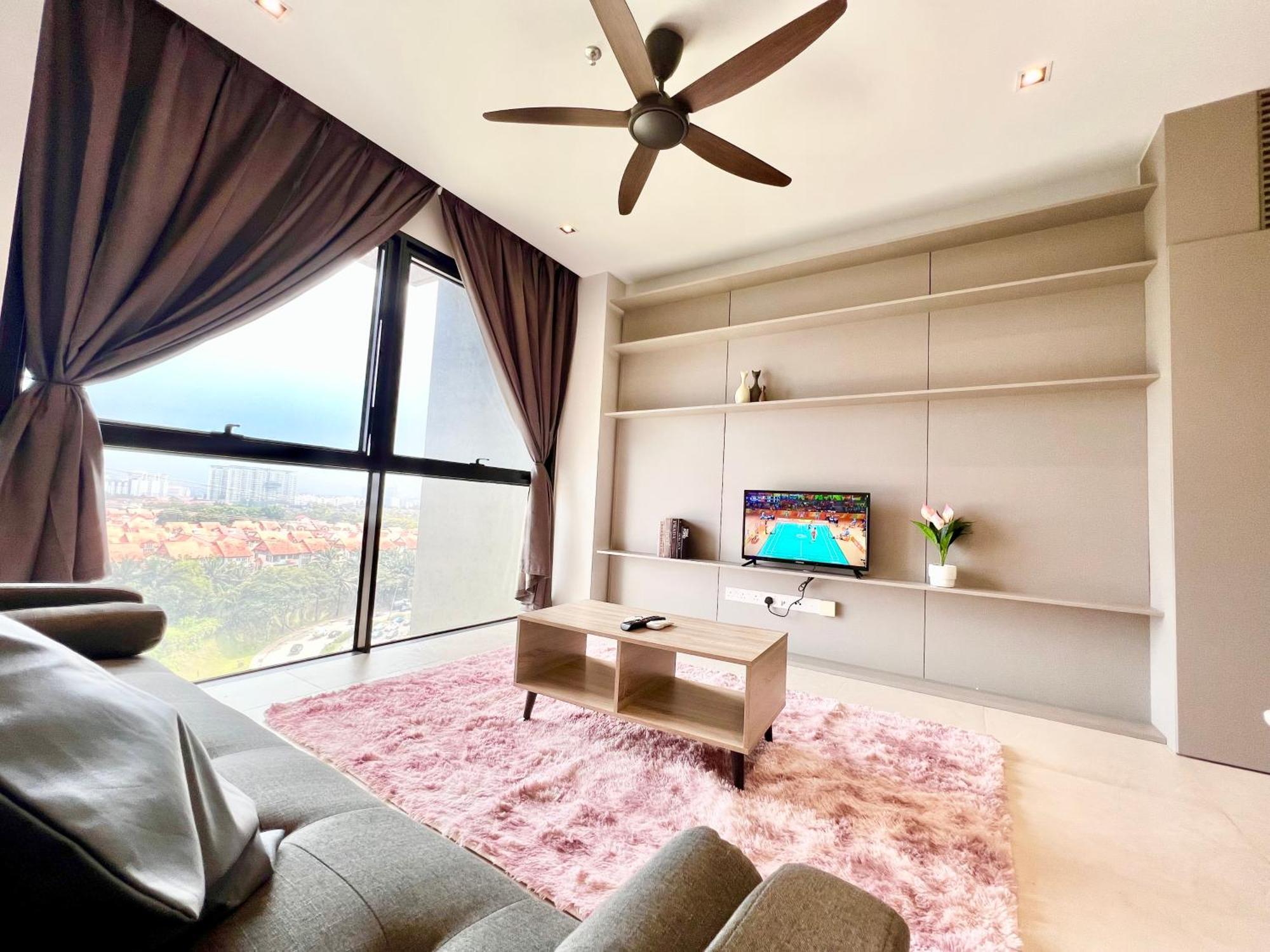 Lc 1-10pax 3room Cozy 4qbed Wifi Tv Tropicana Petaling Jaya